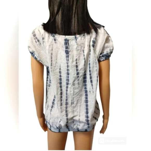 Women's Short Sleeve Size Small Tie Dye and Eyelet Embroidered Shirt - Picture 3 of 14